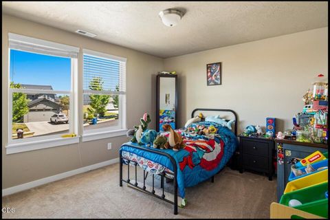 Tiny photo for 4594 SW Volcano View Way, Redmond, OR 97756 (MLS # 220225799)