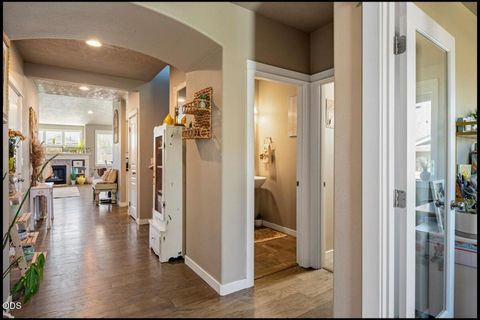 Tiny photo for 4594 SW Volcano View Way, Redmond, OR 97756 (MLS # 220225799)