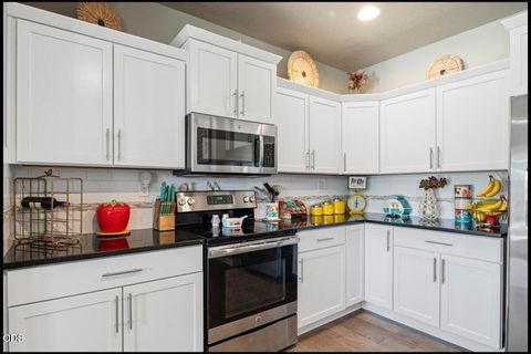 Tiny photo for 4594 SW Volcano View Way, Redmond, OR 97756 (MLS # 220225799)