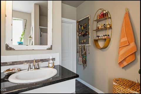Tiny photo for 4594 SW Volcano View Way, Redmond, OR 97756 (MLS # 220225799)