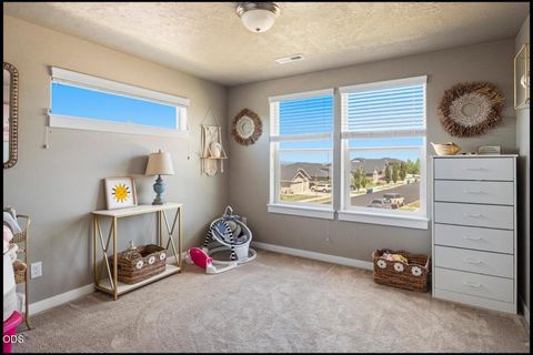 Tiny photo for 4594 SW Volcano View Way, Redmond, OR 97756 (MLS # 220225799)