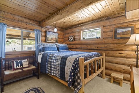 Tiny photo for 140643 Kamloop Lane, Gilchrist, OR 97737 (MLS # 220213363)