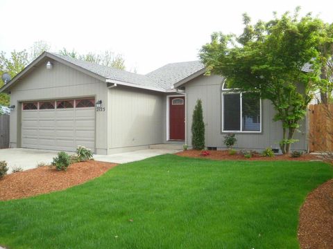 Photo of 2125 SW Judy Lane, Grants Pass, OR 97526 (MLS # 220215736)