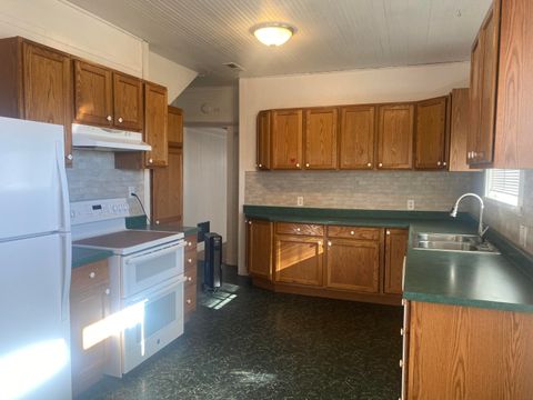 Tiny photo for 332 N Madison Street, Merrill, OR 97633 (MLS # 220213763)