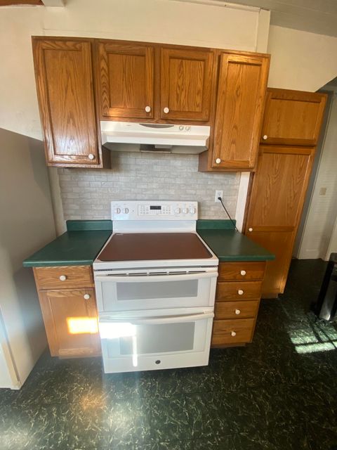 Tiny photo for 332 N Madison Street, Merrill, OR 97633 (MLS # 220213763)