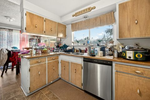 Tiny photo for 1553 Crater Lake Avenue, Medford, OR 97504 (MLS # 220214394)