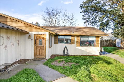 Tiny photo for 1553 Crater Lake Avenue, Medford, OR 97504 (MLS # 220214394)