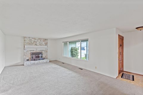 Tiny photo for 3400 Neamar Drive, Grants Pass, OR 97527 (MLS # 220213834)