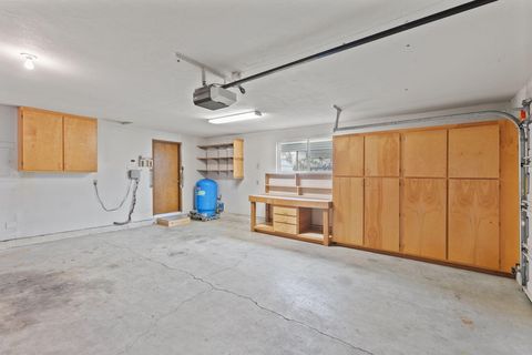 Tiny photo for 3400 Neamar Drive, Grants Pass, OR 97527 (MLS # 220213834)