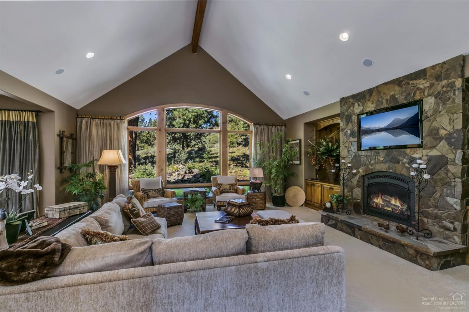 Skyliner Summit - Residential