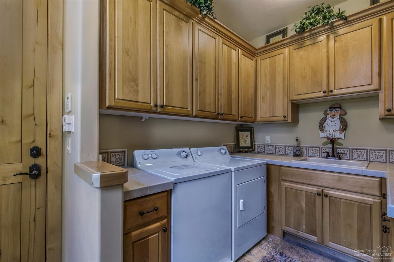 Skyliner Summit - Residential