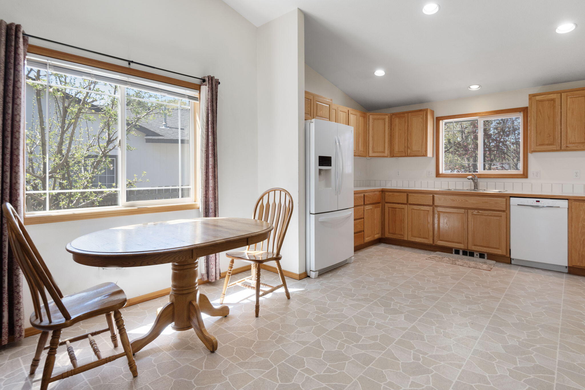 2550 NE Cordata Place