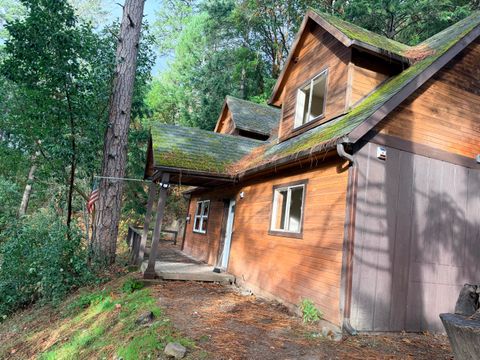 Tiny photo for 198 Coyote Creek Road, Wolf Creek, OR 97497 (MLS # 220212000)