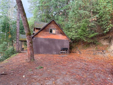 Tiny photo for 198 Coyote Creek Road, Wolf Creek, OR 97497 (MLS # 220212000)