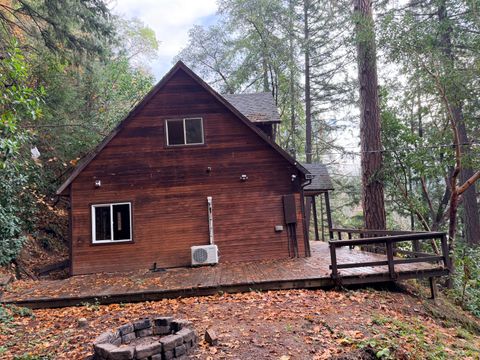 Tiny photo for 198 Coyote Creek Road, Wolf Creek, OR 97497 (MLS # 220212000)