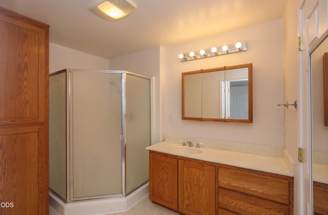 Tiny photo for 110 Windsor Way, Central Point, OR 97502 (MLS # 220226271)