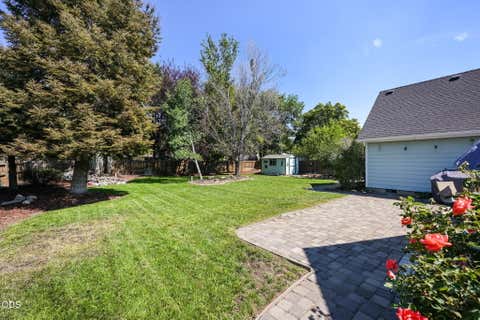 Tiny photo for 2067 NW Poplar Place, Redmond, OR 97756 (MLS # 220227406)