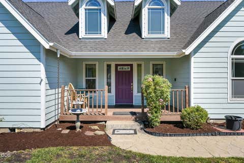 Tiny photo for 2067 NW Poplar Place, Redmond, OR 97756 (MLS # 220227406)