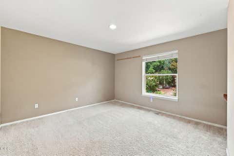 Tiny photo for 2067 NW Poplar Place, Redmond, OR 97756 (MLS # 220227406)