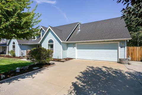 Tiny photo for 2067 NW Poplar Place, Redmond, OR 97756 (MLS # 220227406)