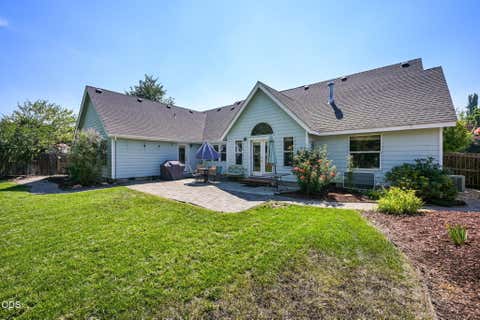 Tiny photo for 2067 NW Poplar Place, Redmond, OR 97756 (MLS # 220227406)