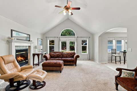 Tiny photo for 2067 NW Poplar Place, Redmond, OR 97756 (MLS # 220227406)