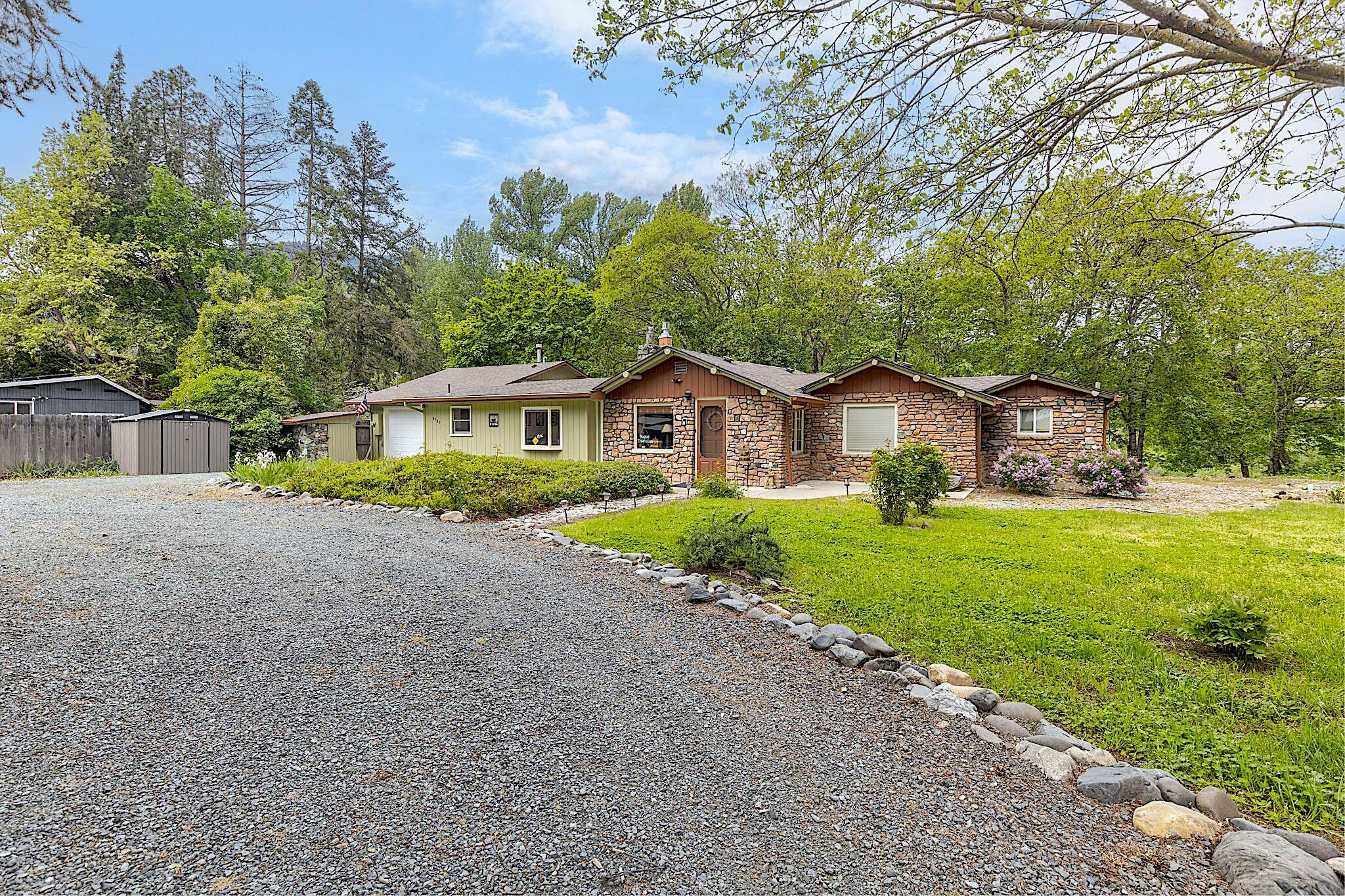 8720 Rogue River Highway