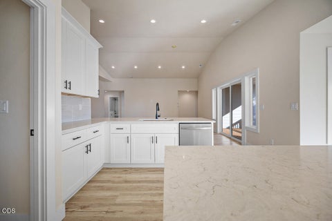 Tiny photo for 1155 Orange Blossom Drive #133, Klamath Falls, OR 97601 (MLS # 220224398)