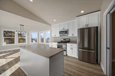 Tiny photo for 1155 Orange Blossom Drive #133, Klamath Falls, OR 97601 (MLS # 220224398)