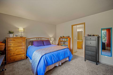Tiny photo for 8540 Golden Pheasant Court, Redmond, OR 97756 (MLS # 220212391)