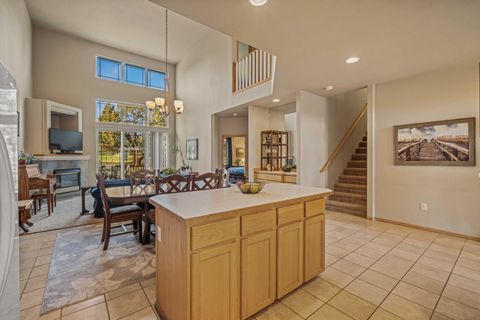 Tiny photo for 8540 Golden Pheasant Court, Redmond, OR 97756 (MLS # 220212391)