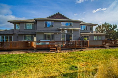 Tiny photo for 8540 Golden Pheasant Court, Redmond, OR 97756 (MLS # 220212391)