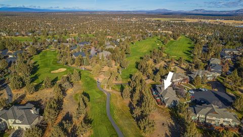 Tiny photo for 8540 Golden Pheasant Court, Redmond, OR 97756 (MLS # 220212391)