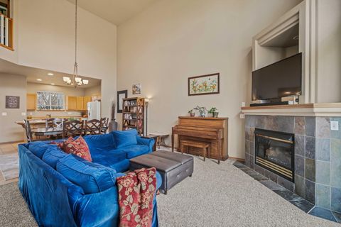 Tiny photo for 8540 Golden Pheasant Court, Redmond, OR 97756 (MLS # 220212391)