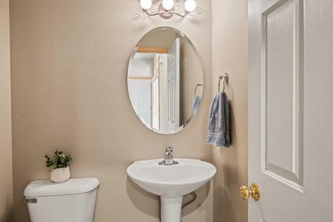 Tiny photo for 8540 Golden Pheasant Court, Redmond, OR 97756 (MLS # 220212391)