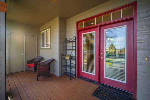 Tiny photo for 8540 Golden Pheasant Court, Redmond, OR 97756 (MLS # 220212391)