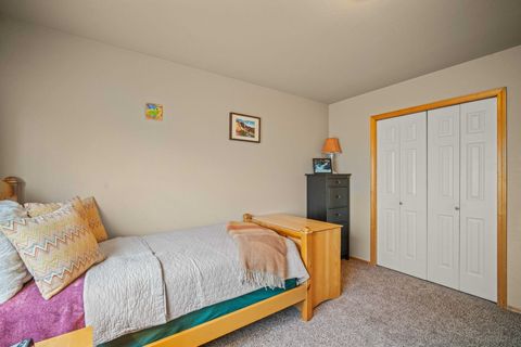 Tiny photo for 8540 Golden Pheasant Court, Redmond, OR 97756 (MLS # 220212391)