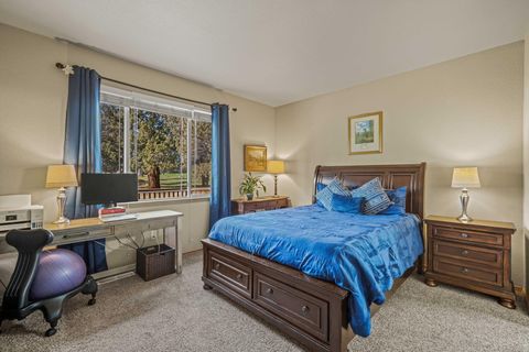 Tiny photo for 8540 Golden Pheasant Court, Redmond, OR 97756 (MLS # 220212391)