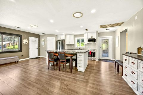 Tiny photo for 5700 Highway 238, Jacksonville, OR 97530 (MLS # 220219253)