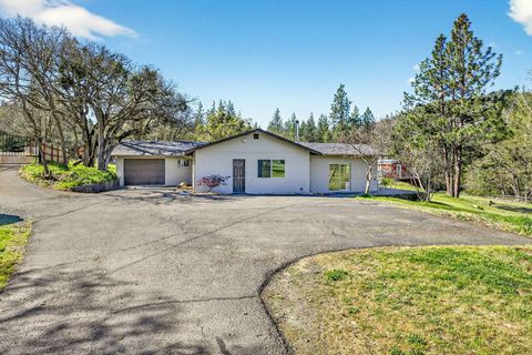 Tiny photo for 5700 Highway 238, Jacksonville, OR 97530 (MLS # 220219253)