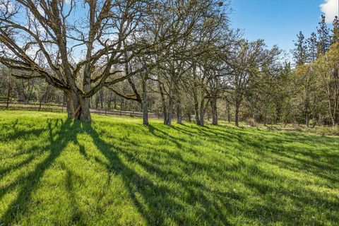 Tiny photo for 5700 Highway 238, Jacksonville, OR 97530 (MLS # 220219253)