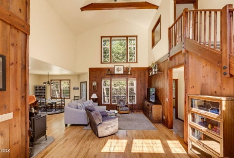 Tiny photo for 255 Janice Way, Merlin, OR 97532 (MLS # 220224141)