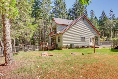 Tiny photo for 255 Janice Way, Merlin, OR 97532 (MLS # 220224141)