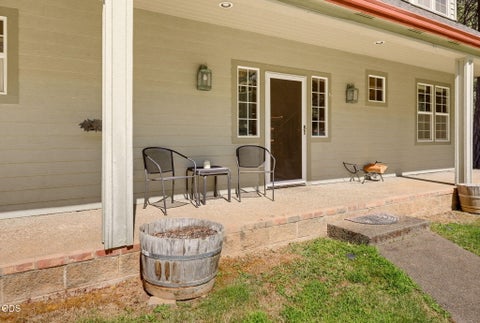 Tiny photo for 255 Janice Way, Merlin, OR 97532 (MLS # 220224141)