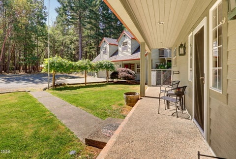 Tiny photo for 255 Janice Way, Merlin, OR 97532 (MLS # 220224141)