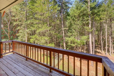 Tiny photo for 255 Janice Way, Merlin, OR 97532 (MLS # 220224141)