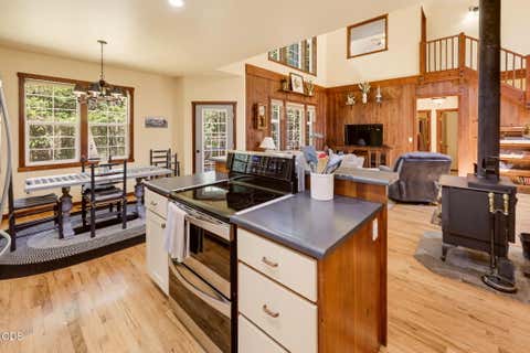 Tiny photo for 255 Janice Way, Merlin, OR 97532 (MLS # 220224141)
