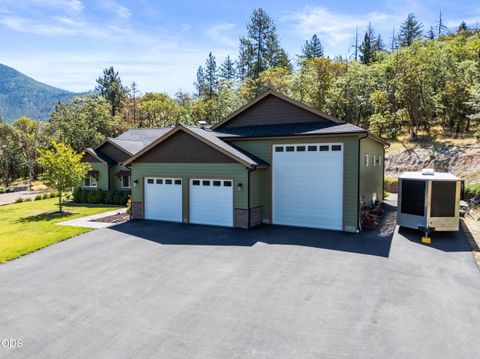 Tiny photo for 125 McKenzie Ridge Road, Grants Pass, OR 97526 (MLS # 220223524)