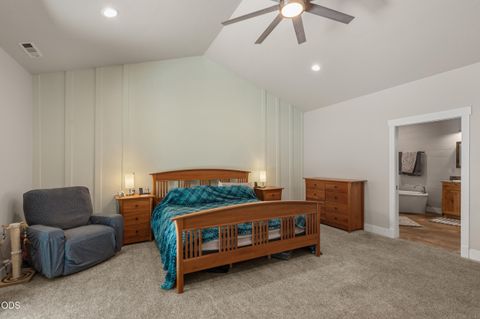 Tiny photo for 125 McKenzie Ridge Road, Grants Pass, OR 97526 (MLS # 220223524)