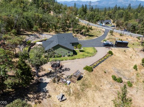 Tiny photo for 125 McKenzie Ridge Road, Grants Pass, OR 97526 (MLS # 220223524)